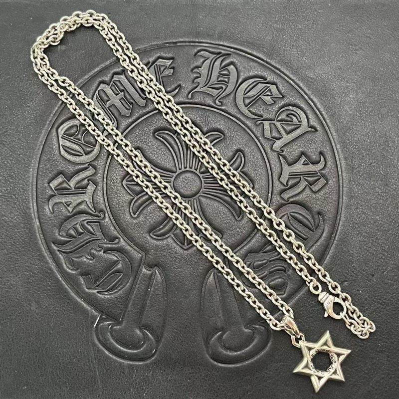 Ch*0me He**ts necklaces